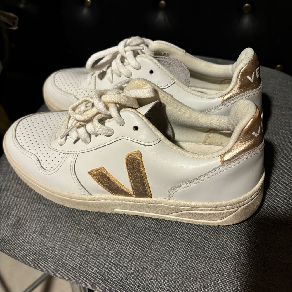 Women Veja sneakers